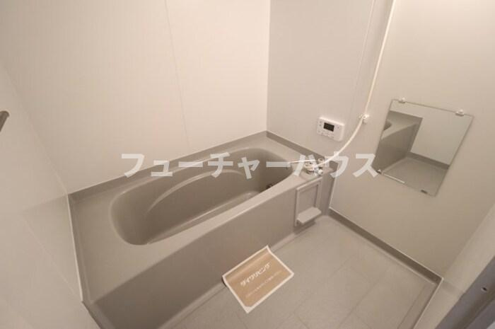 ＲＯＹＡＬ　ＧＡＲＤＥＮ　ＣＡＳＡＨＡＲＡ　Ｏの浴室