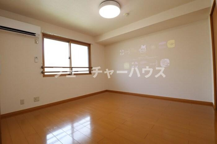 ＲＯＹＡＬ　ＧＡＲＤＥＮ　ＣＡＳＡＨＡＲＡ　Ｏの内装