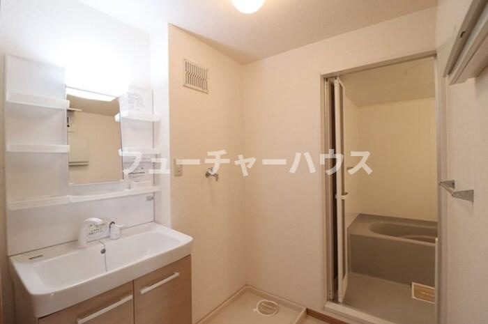 ＲＯＹＡＬ　ＧＡＲＤＥＮ　ＣＡＳＡＨＡＲＡ　Ｏの洗面所