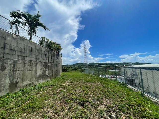 【売地】八重瀬町新城－１区画の前面道路含む現地写真|前面道路含む現地写真です