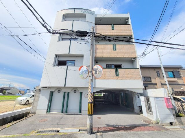 ディモーレイマニシの外観