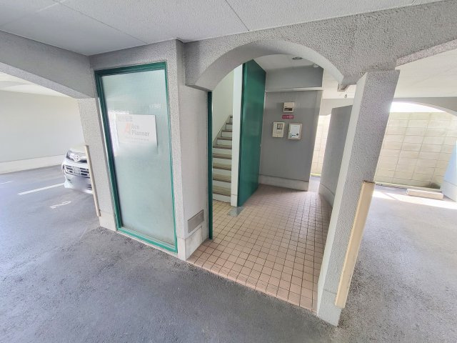 ディモーレイマニシのエントランス