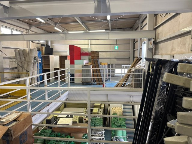 新田町村合　貸倉庫の内装