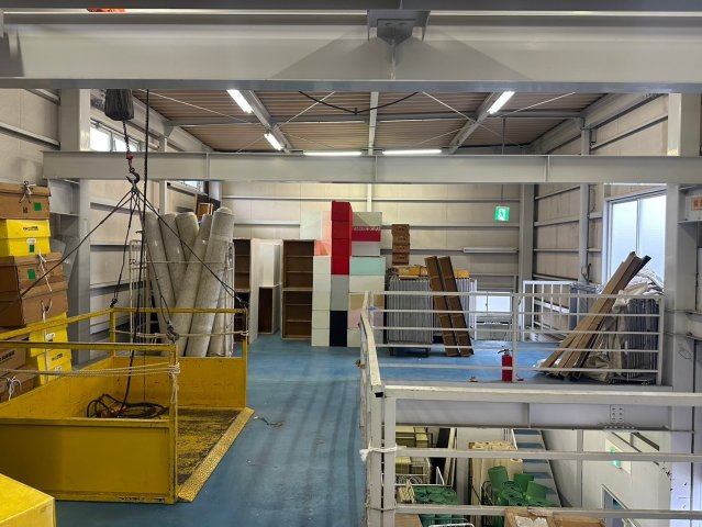 新田町村合　貸倉庫の内装