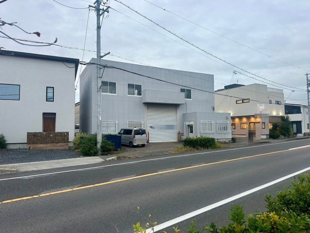 新田町村合　貸倉庫の外観