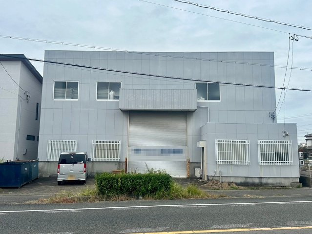 新田町村合　貸倉庫の外観