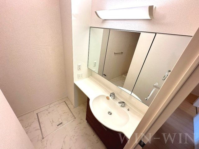 La Bellezza B棟の独立洗面台|イメージ（同建物内別部屋の写真です）