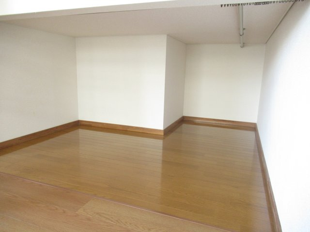 リブトキワAの収納