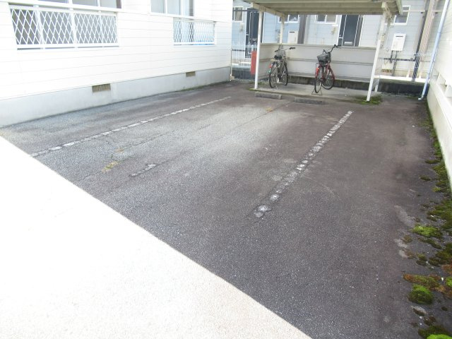 リブトキワAの駐車場