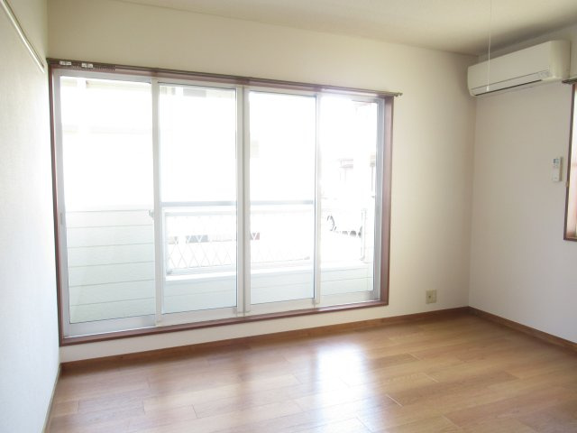 リブトキワAの居間・リビング