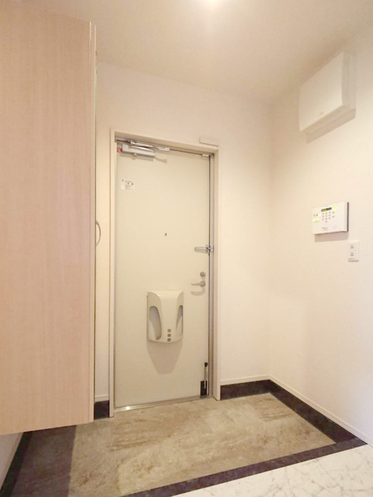 D-ROOMセジュール久米田の玄関|ゆったりとした玄関です