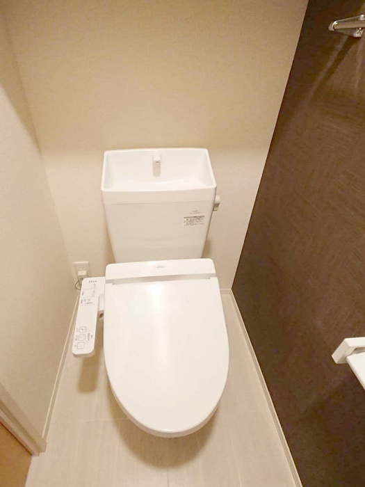 D-ROOMセジュール久米田のトイレ|落ち着いた色調のトイレです