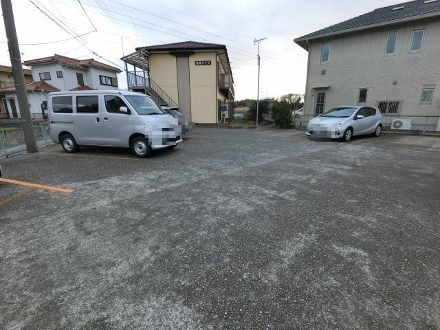 【駐車場】
