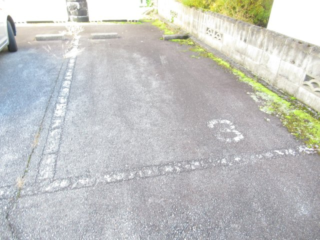 リブトキワBの駐車場