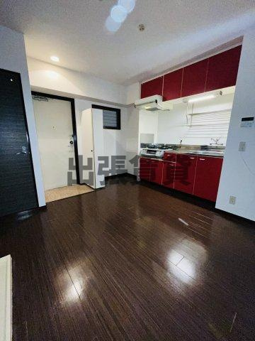 仲介手数料０円！エムズハウス栄の居間・リビング