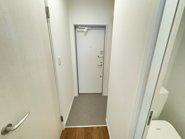 Crest の玄関