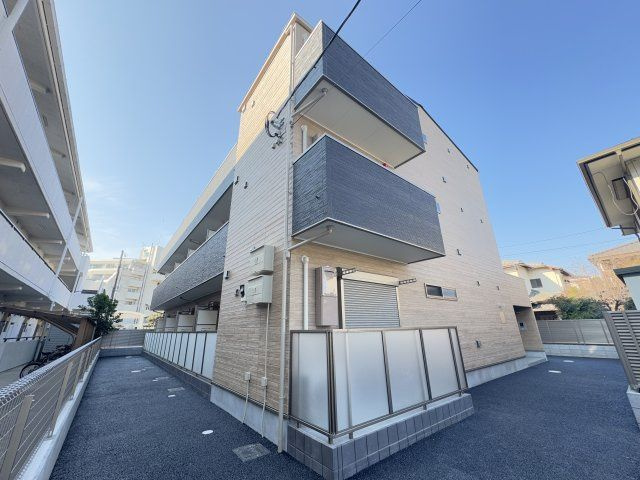 Crest の外観