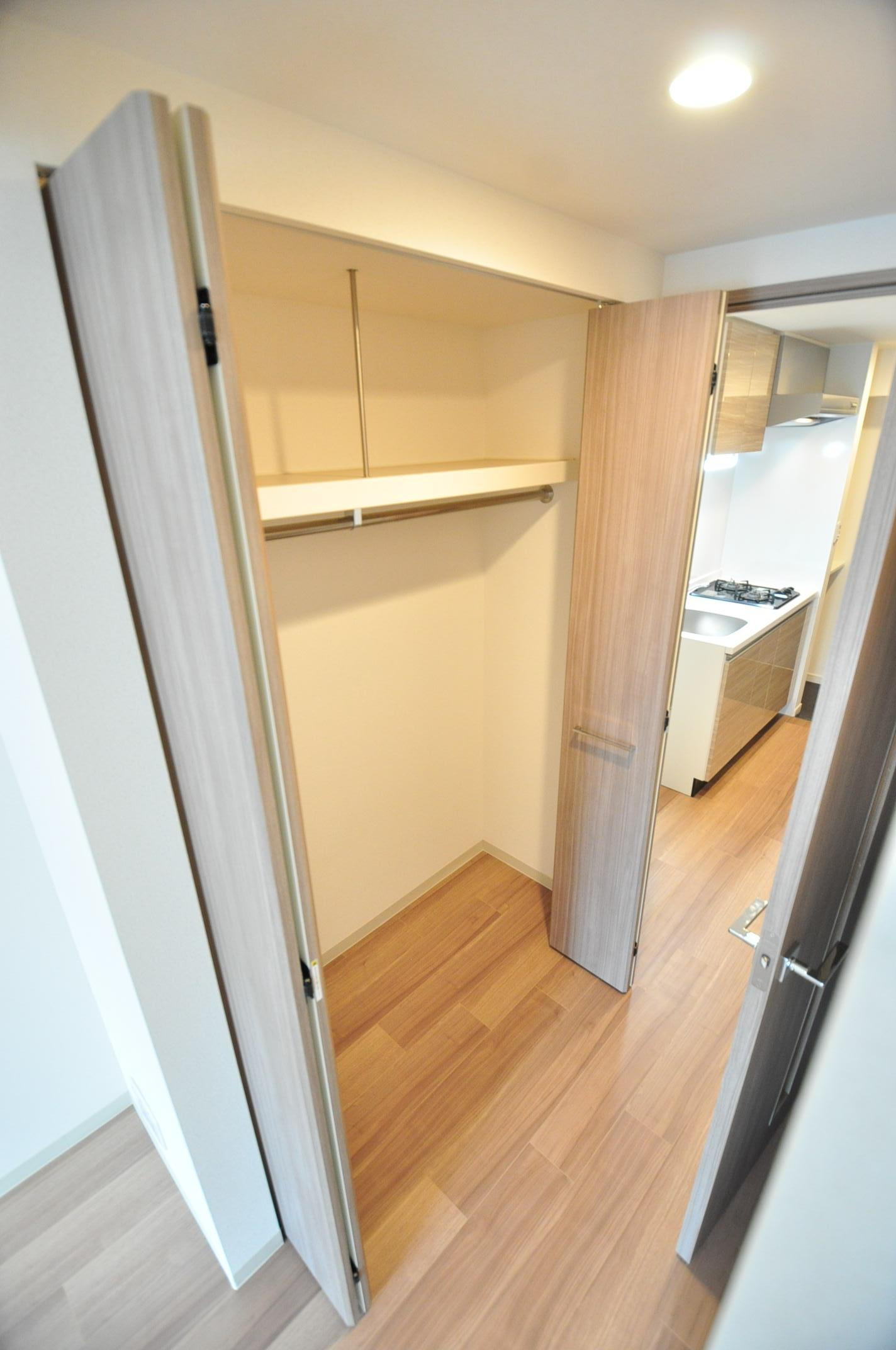 大阪市城東区鴫野西２丁目の賃貸マンションの収納