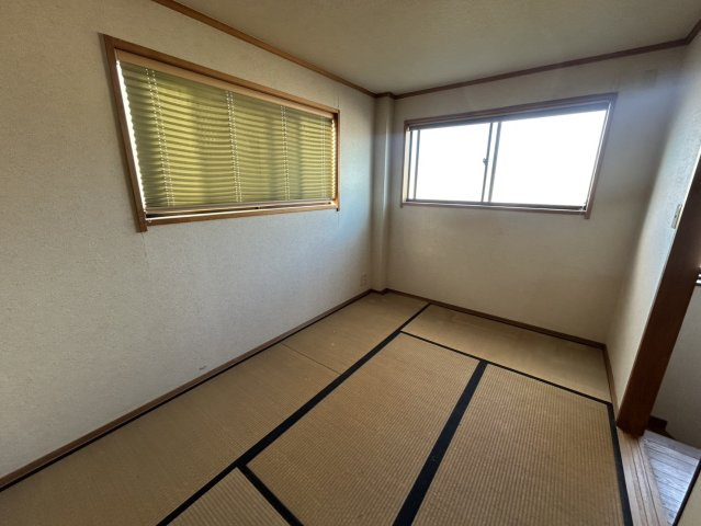 箕面市瀬川4丁目　中古戸建の和室