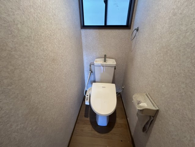 箕面市瀬川4丁目　中古戸建のトイレ