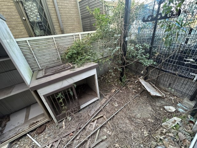 箕面市瀬川4丁目　中古戸建の庭