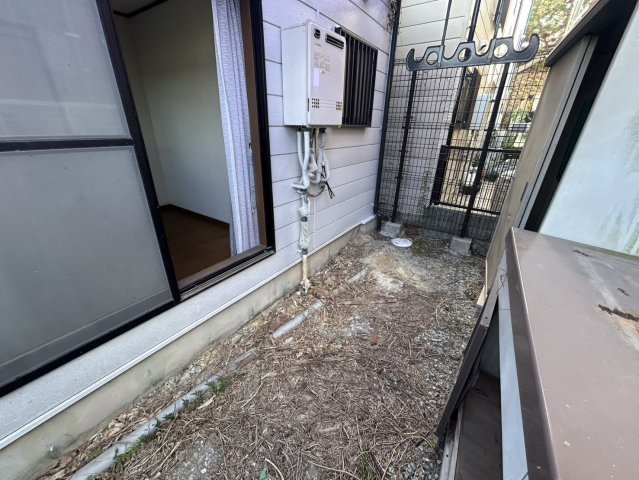 箕面市瀬川4丁目　中古戸建の庭