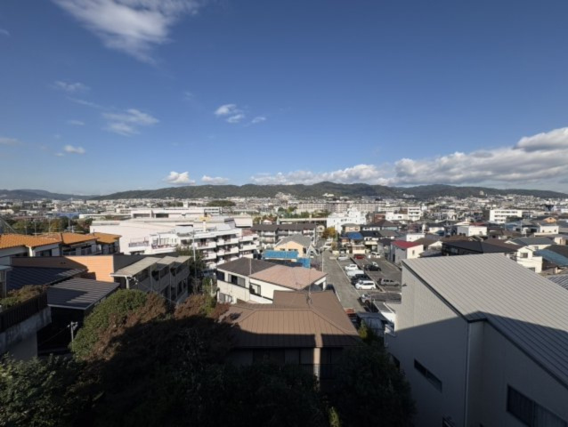 箕面市瀬川4丁目　中古戸建の展望|3階北側洋室から北方向を望む