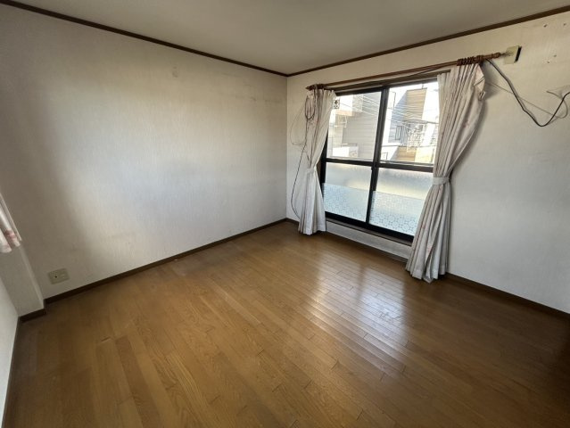 箕面市瀬川4丁目　中古戸建の居間・リビング