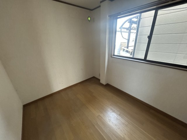 箕面市瀬川4丁目　中古戸建の洋室|3階洋室部分