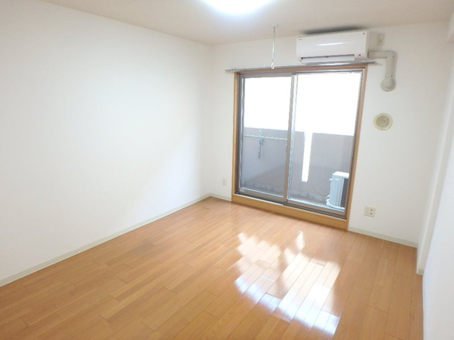 【寝室】アントラ立町