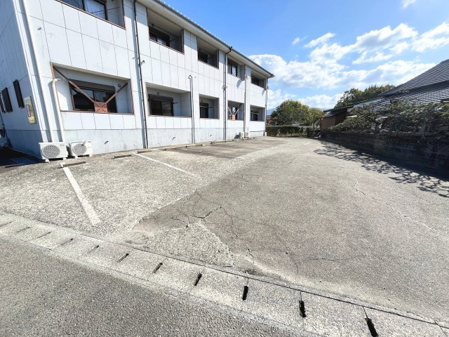 ガーデンパークの駐車場