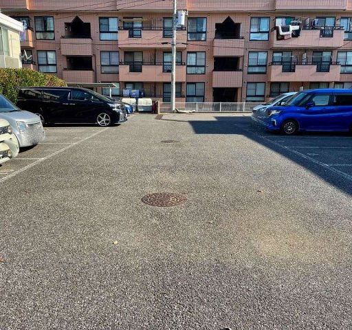 レオパレスフルールⅡの駐車場|画像5