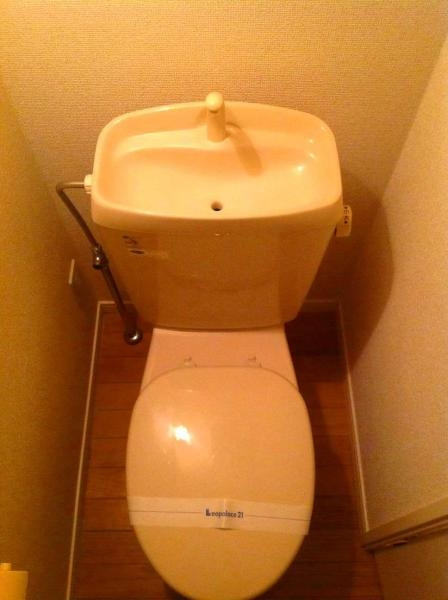 レオパレスフルールⅡのトイレ