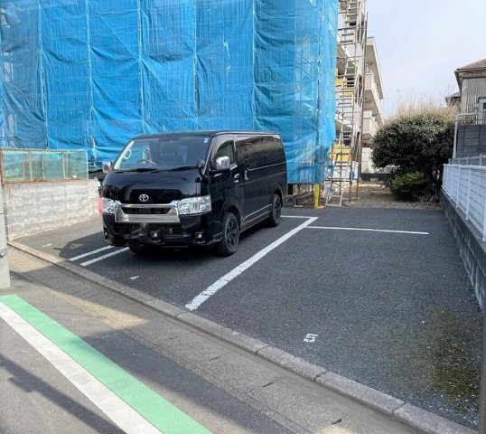 レオパレスフォレストの駐車場|画像5