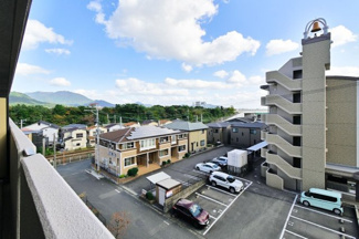 【展望】 | 前面は駐車場で高い建物がないので開放的な眺望がひろがります