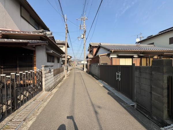 和歌山市榎原　中古戸建の前面道路含む現地写真