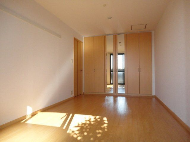 ヴァインベルクの洋室