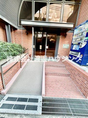 GSハイム第2江坂のエントランス