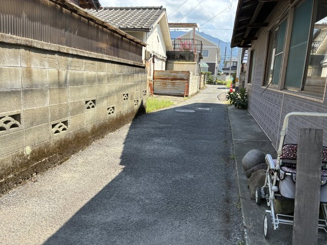 西条市大町278-11の前面道路含む現地写真
