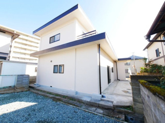 【外観】 | 外壁塗装済の外観はとてもきれい