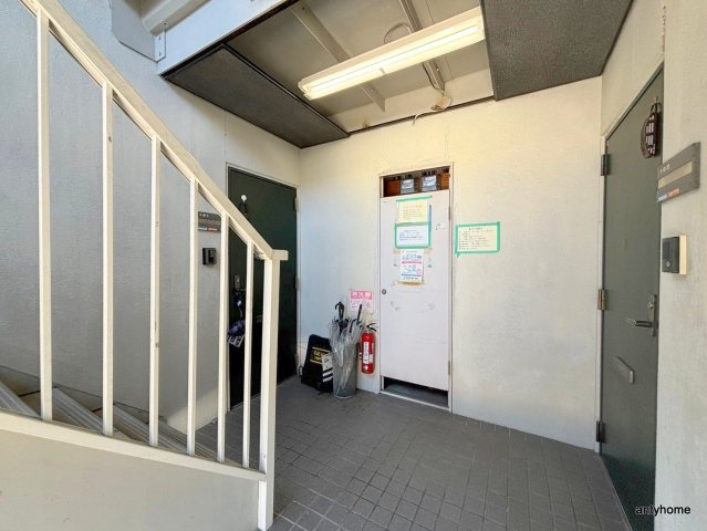 アブニール　仲介手数料無料のエントランス