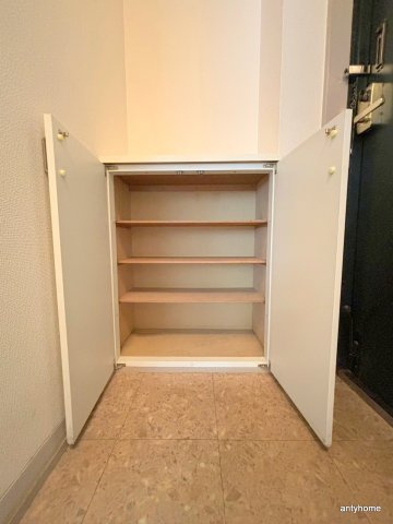 アブニール　仲介手数料無料の収納