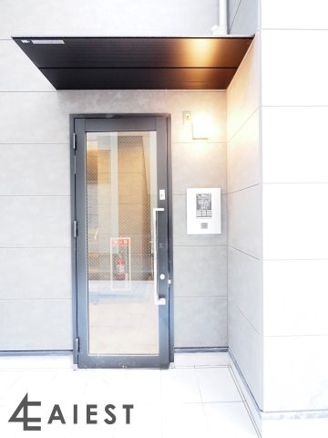 Ealing Apartmentのエントランス