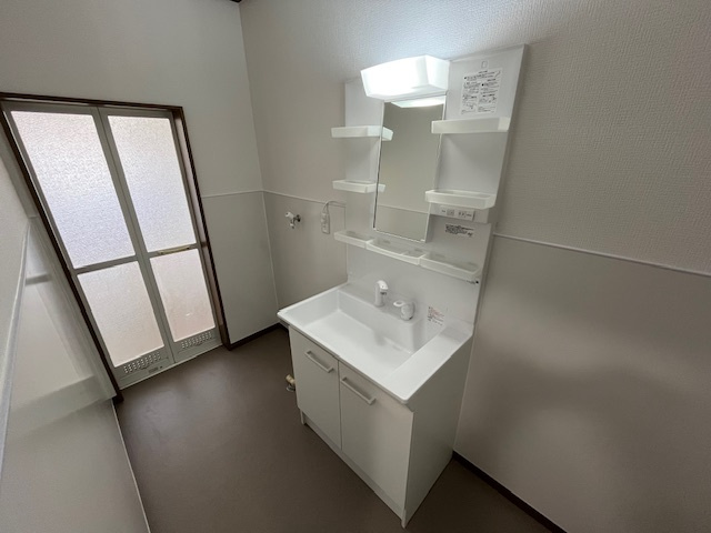 市町貸家の独立洗面台