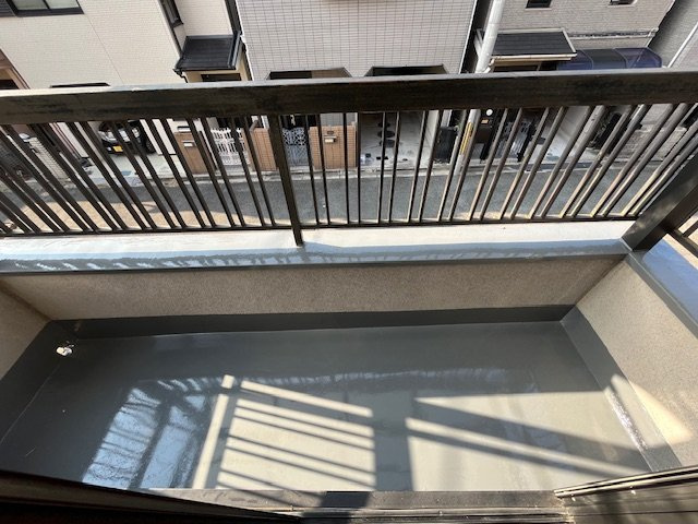 市町貸家のバルコニー