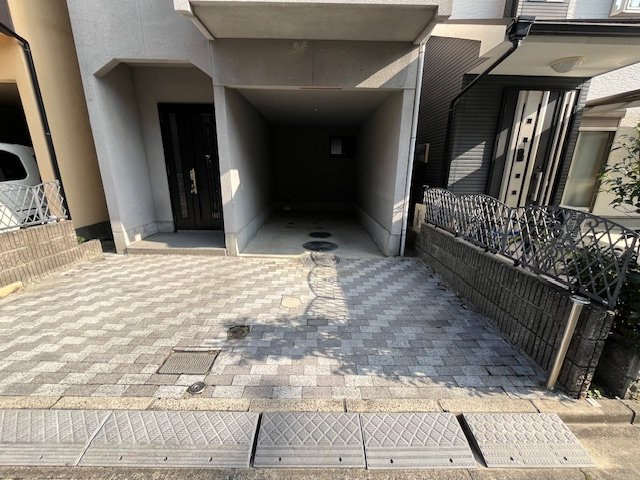 市町貸家の駐車場