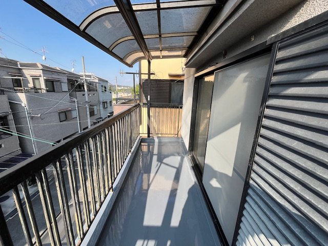 市町貸家のバルコニー