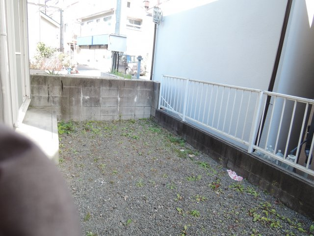 宮之川原サンハイツの庭