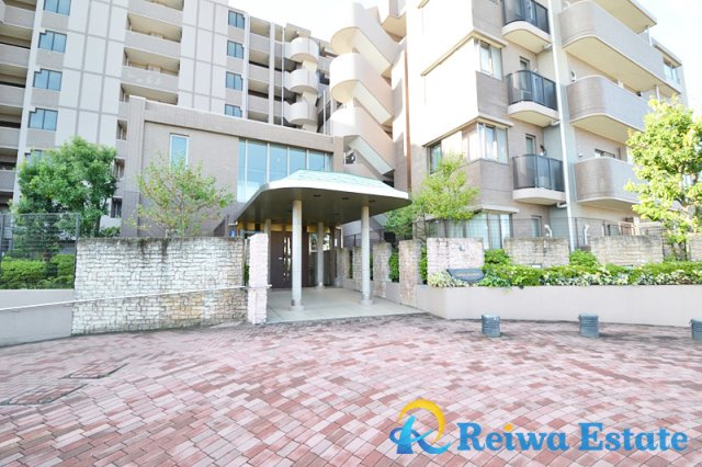 レクセルマンション茅ヶ崎のエントランス