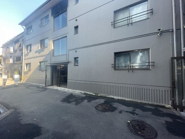 京阪本線「七条」駅徒歩１８分の３階建てマンション２階部分◆リフォーム済の３ＬＤＫ◆ネオハイツ東山の外観|マンション外観
